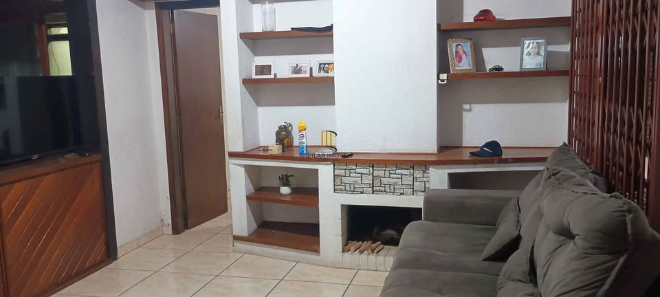 Casa 2 dormitórios com garagem e churrasqueira no Sarandi