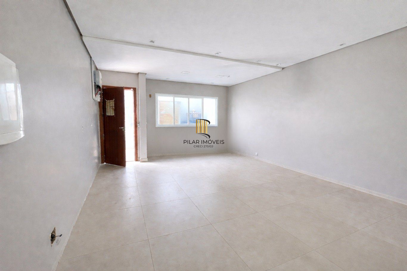 Casa  de 4 Dormitórios e 3 vagas de garagem em Canoas.