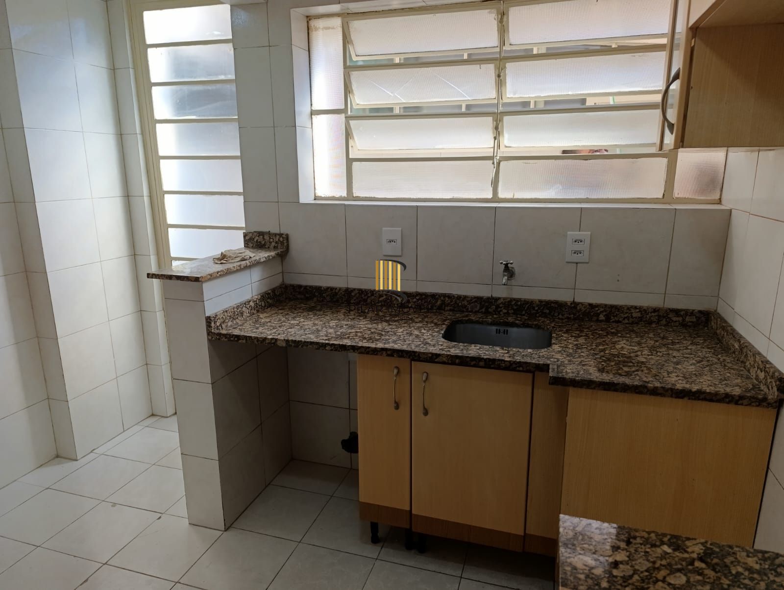 Apartamento térreo de 2 dormitórios e 1 vaga no bairro Praia de Belas