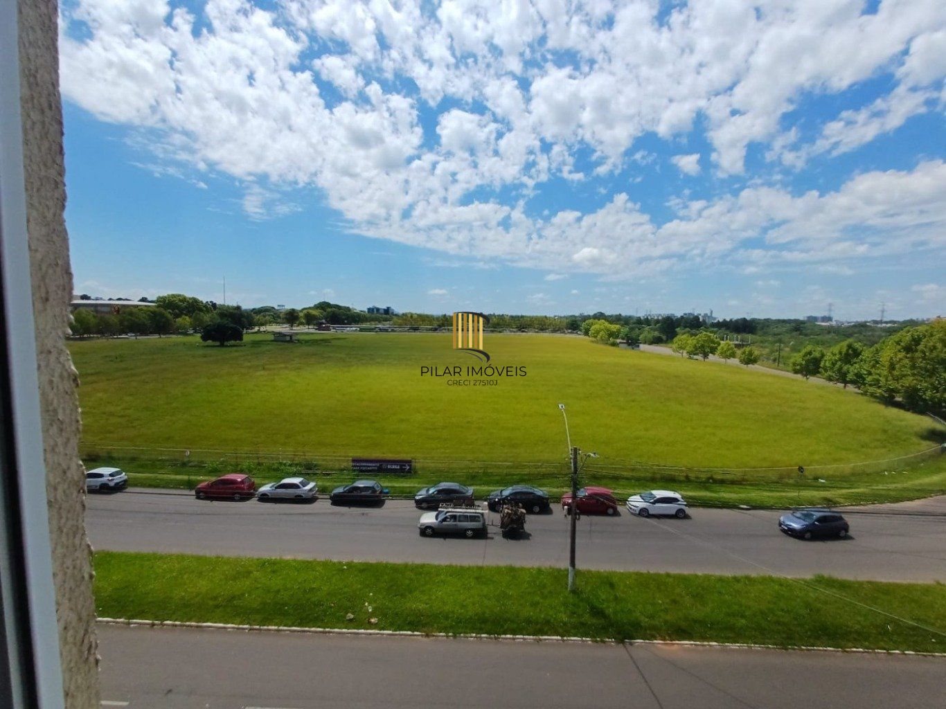 Apartamento de 2 dormitórios e 1 vaga de garagem no Bairro São José em Canoas.