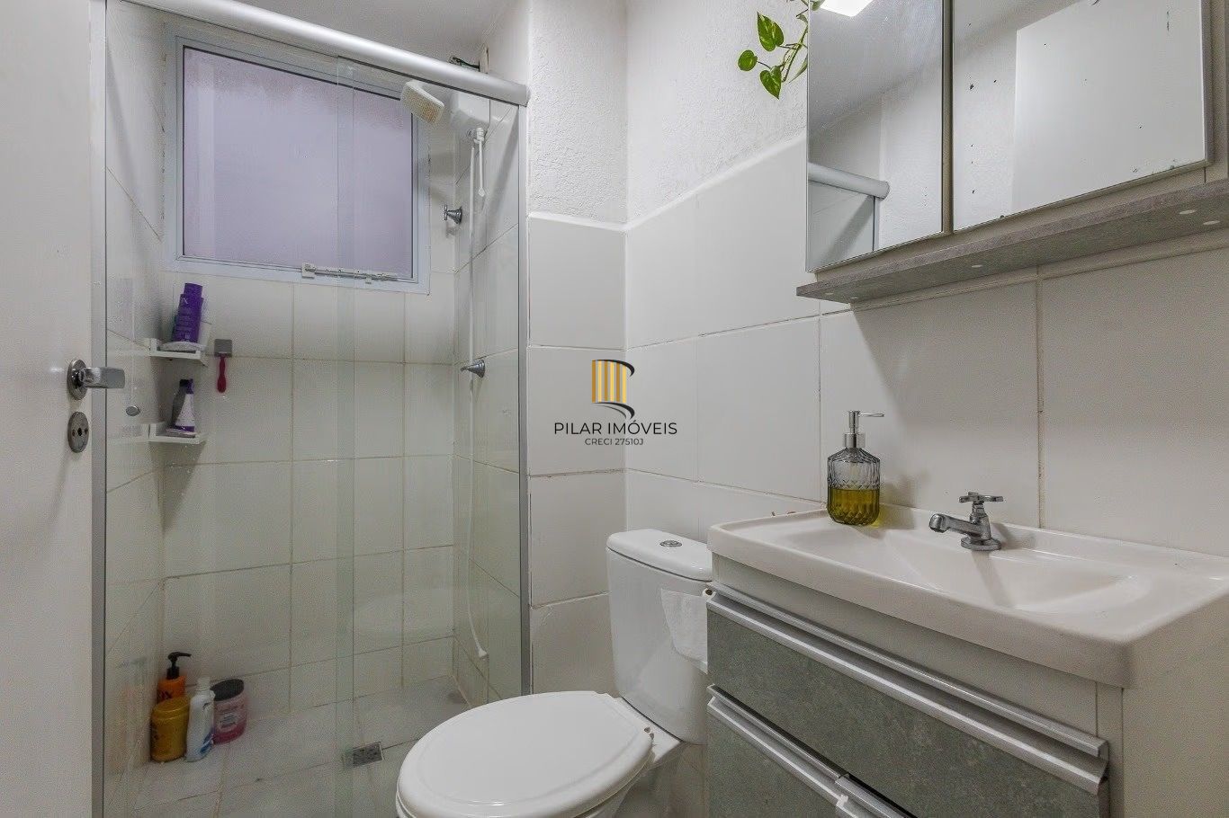 Apartamento de 2 quartos e 1 vaga de garagem em Canoas.