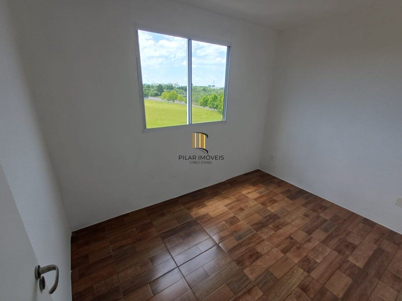 Apartamento de 2 dormitórios e 1 vaga de garagem no Bairro São José em Canoas.