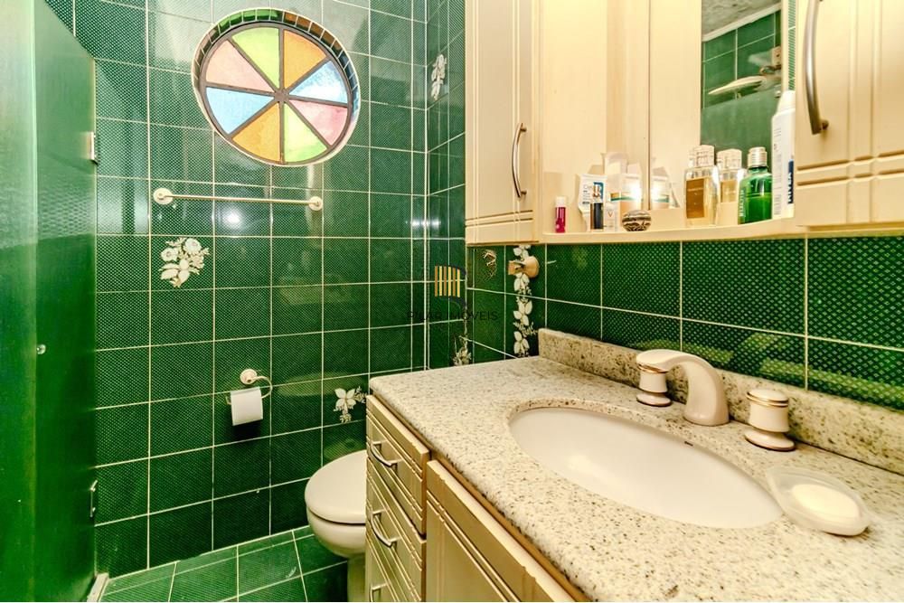 Casa com 3 dormitórios e 185m² no bairro higienópolis