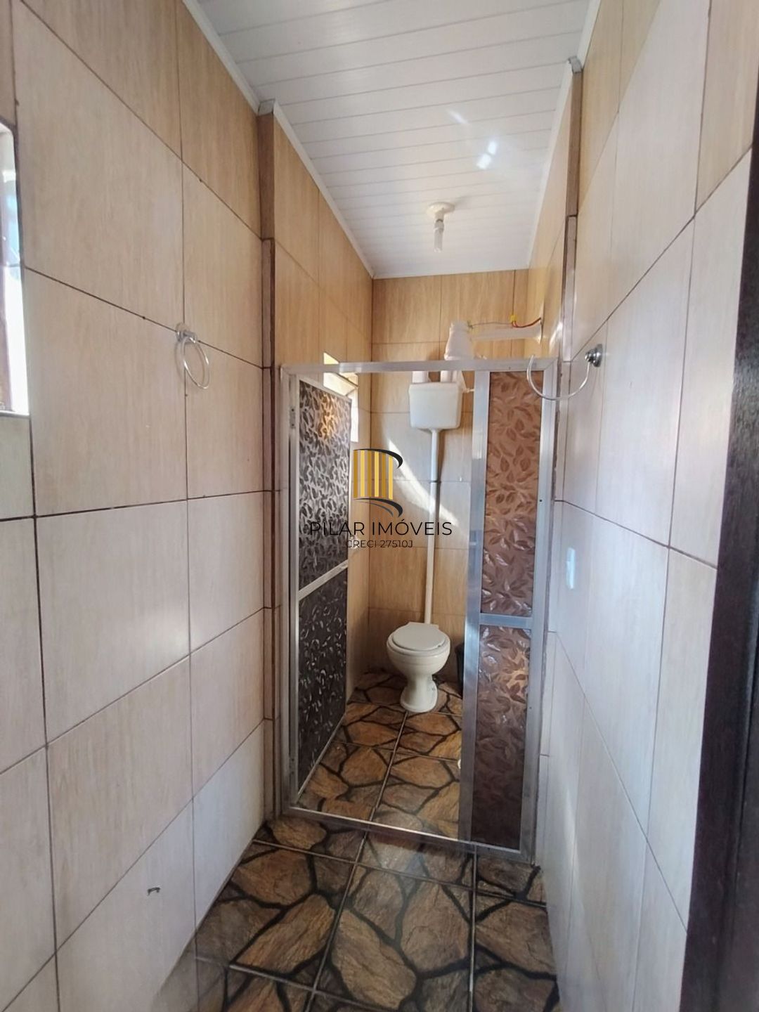 Casa de 4 dormitórios e 4 vagas de garagem em Canoas.