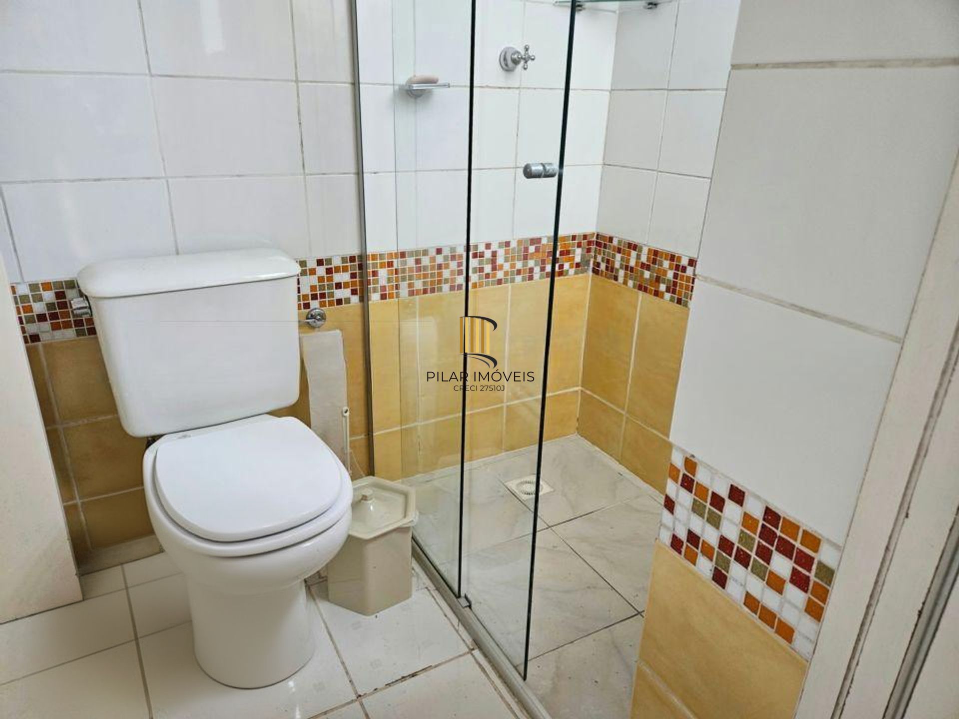 Apartamento com 2 dormitórios e 69m² de área privativa no Bairro Auxiliadora