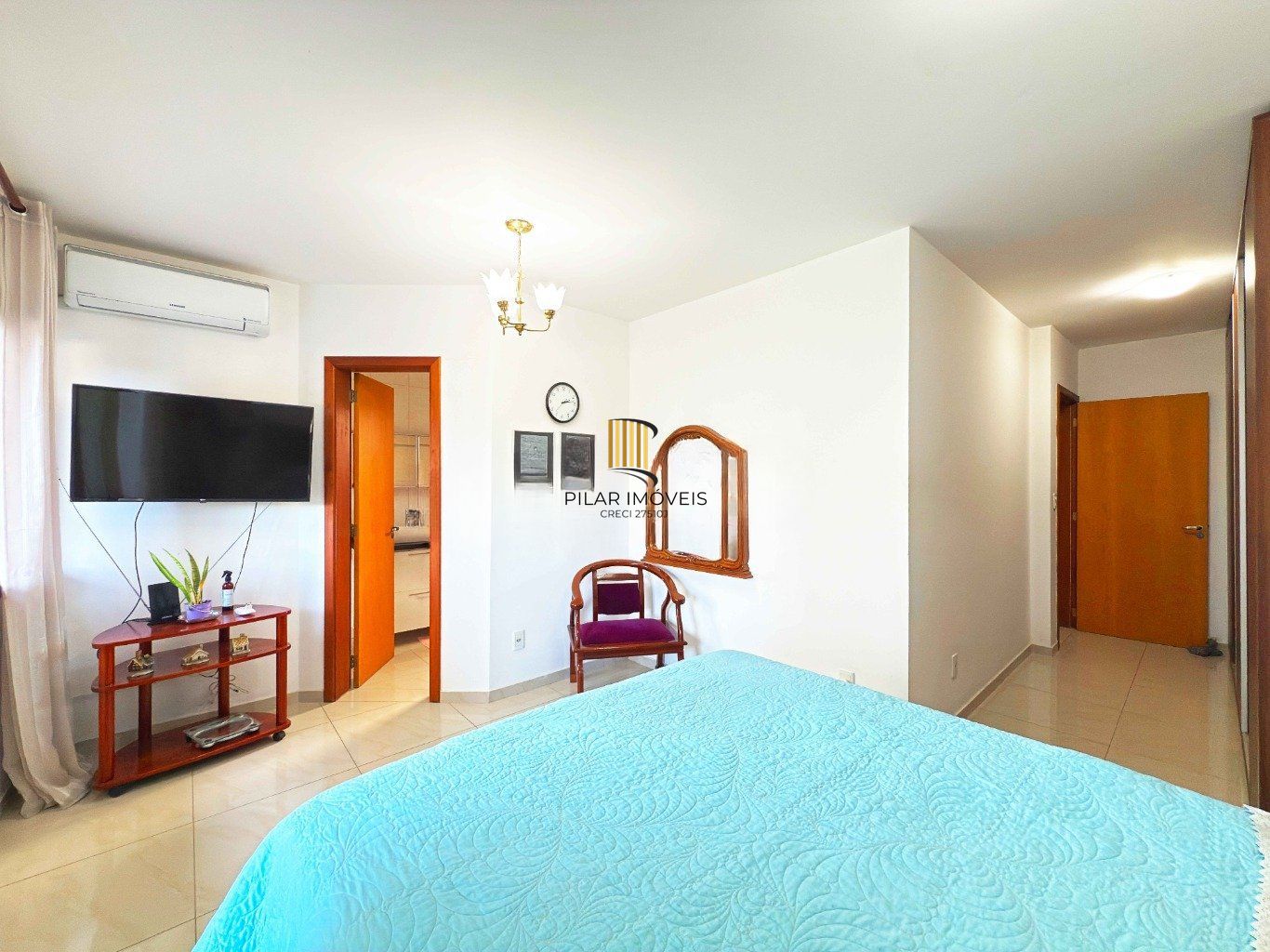 Casa semi mobiliada 3 quartos, suíte, 2 vagas no bairro Jardim Planalto