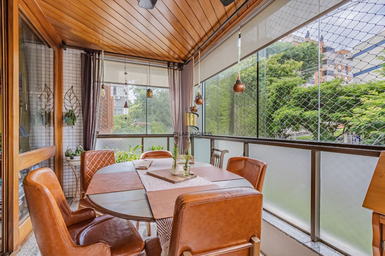 Apartamento 2 Dormitórios, Suíte, Elevador e 2 vagas no Tristeza