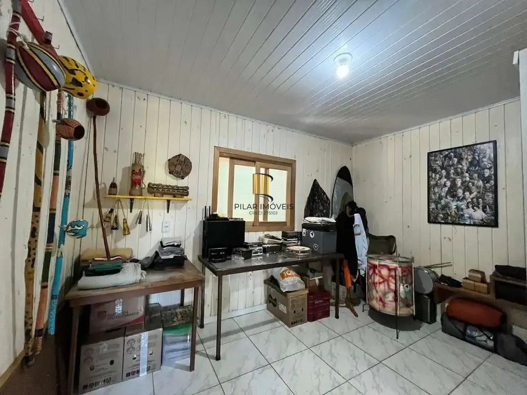 Casa com 3 quartos, vaga coberta e com muro no bairro Campos Novo