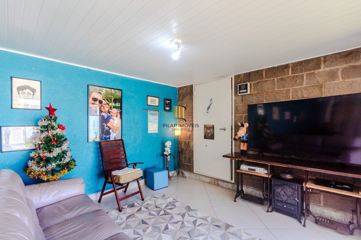 Casa de 4 dormitórios, sendo 1 suíte e 4 vagas de garagem em Canoas.