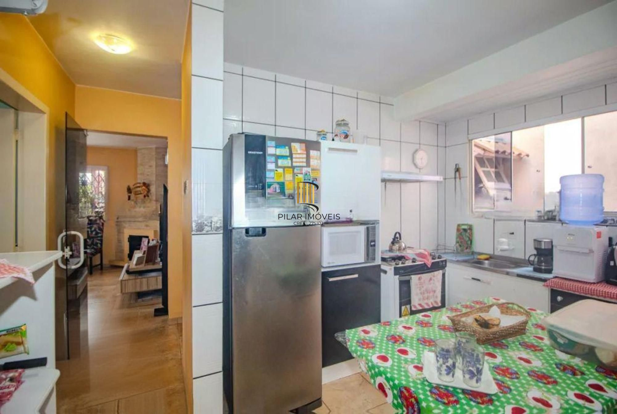 Casa de 3 quartos e 2 vagas de garagem no bairro Nonoai Porto Alegre.