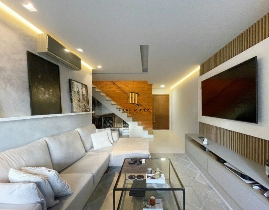 Cobertura de 2 quartos, suíte, 2 vagas no bairro Jardim Planalto.