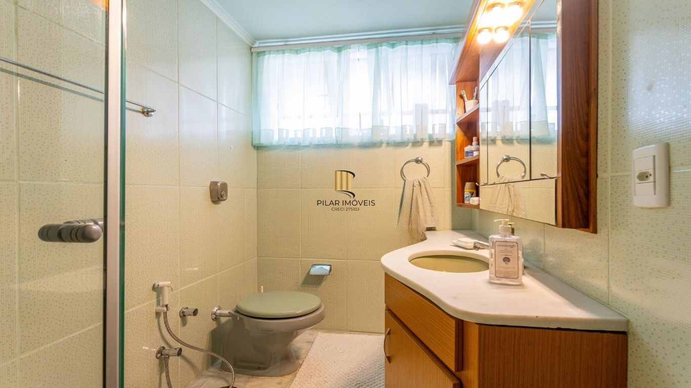 Apartamento mobiliado 3 dormitórios no bairro Petrópolis