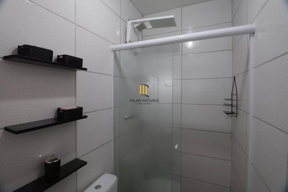 Casa de 2 quartos e 2 vagas de garagem no bairro São José Canoas.