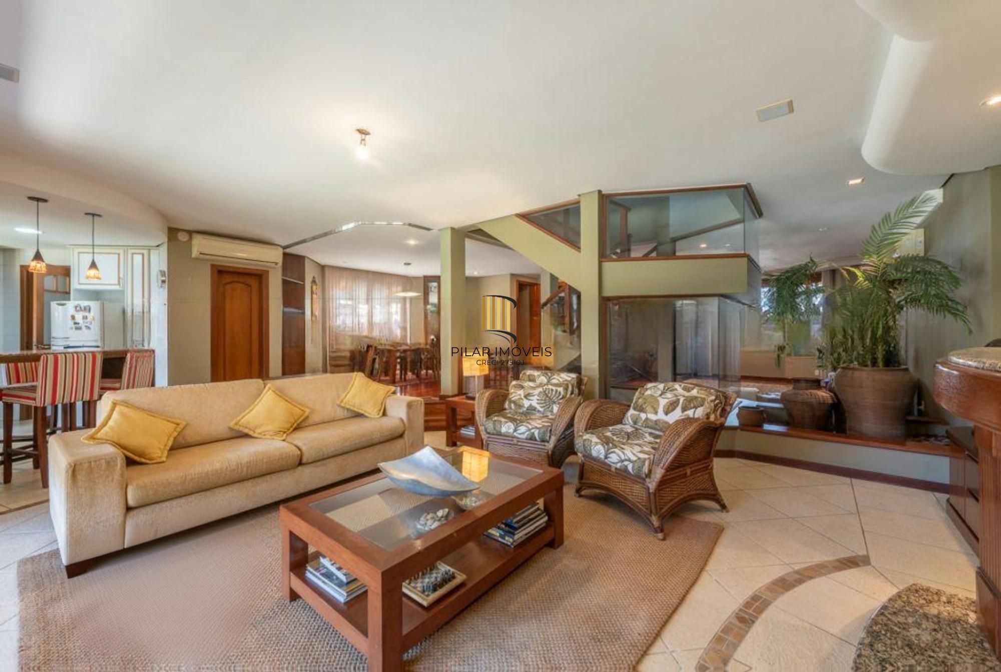 Casa com 5 dormitórios, 2 suítes, 2 vagas,360m² à venda no Jardim Itu Sabará.