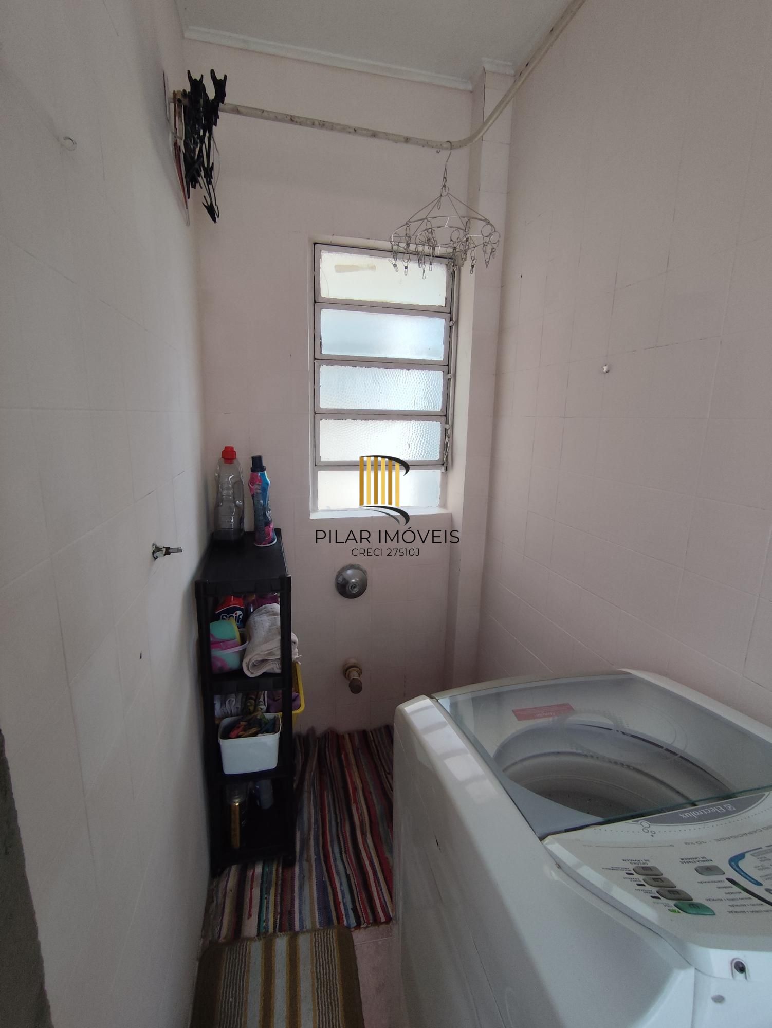 Apartamento semi mobiliado de 2 quartos e 2 vagas no bairro Petrópolis