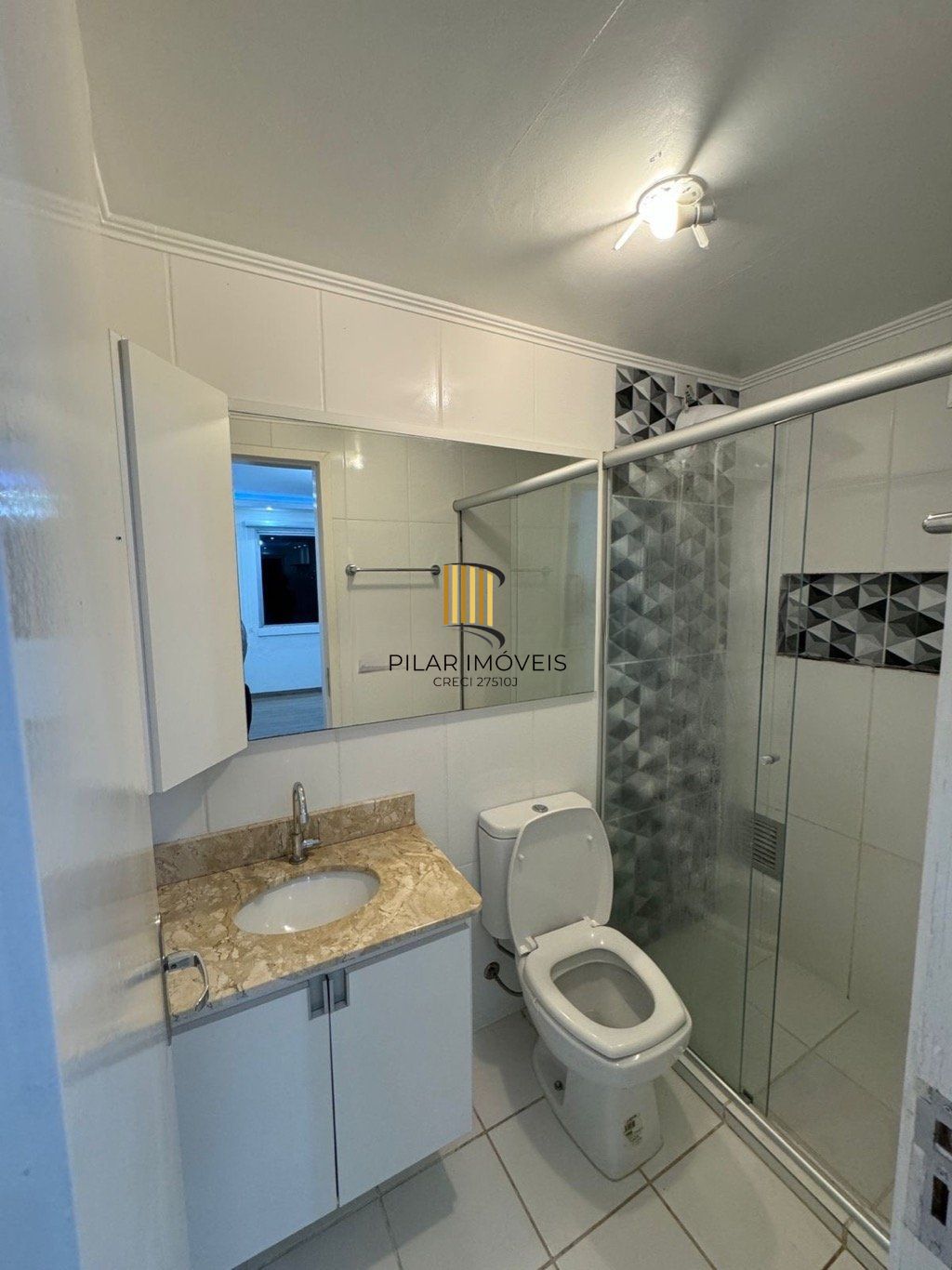 Apartamento semi mobiliado de 2 dormitórios e 1 vaga no bairro Sarandi