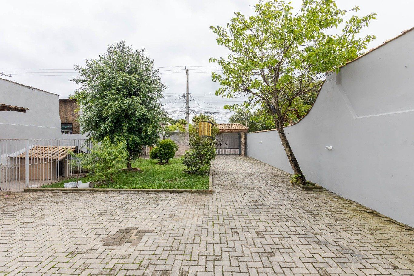 Casa com 4 dormitorios, 2 vagas de garagem em Canoas