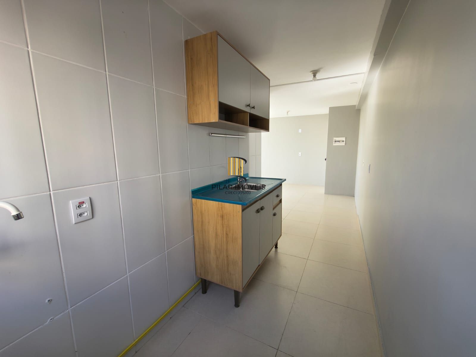Apartamento Térreo, 2 quartos, vaga, piscina e portaria 24hr no bairro Sarandi.