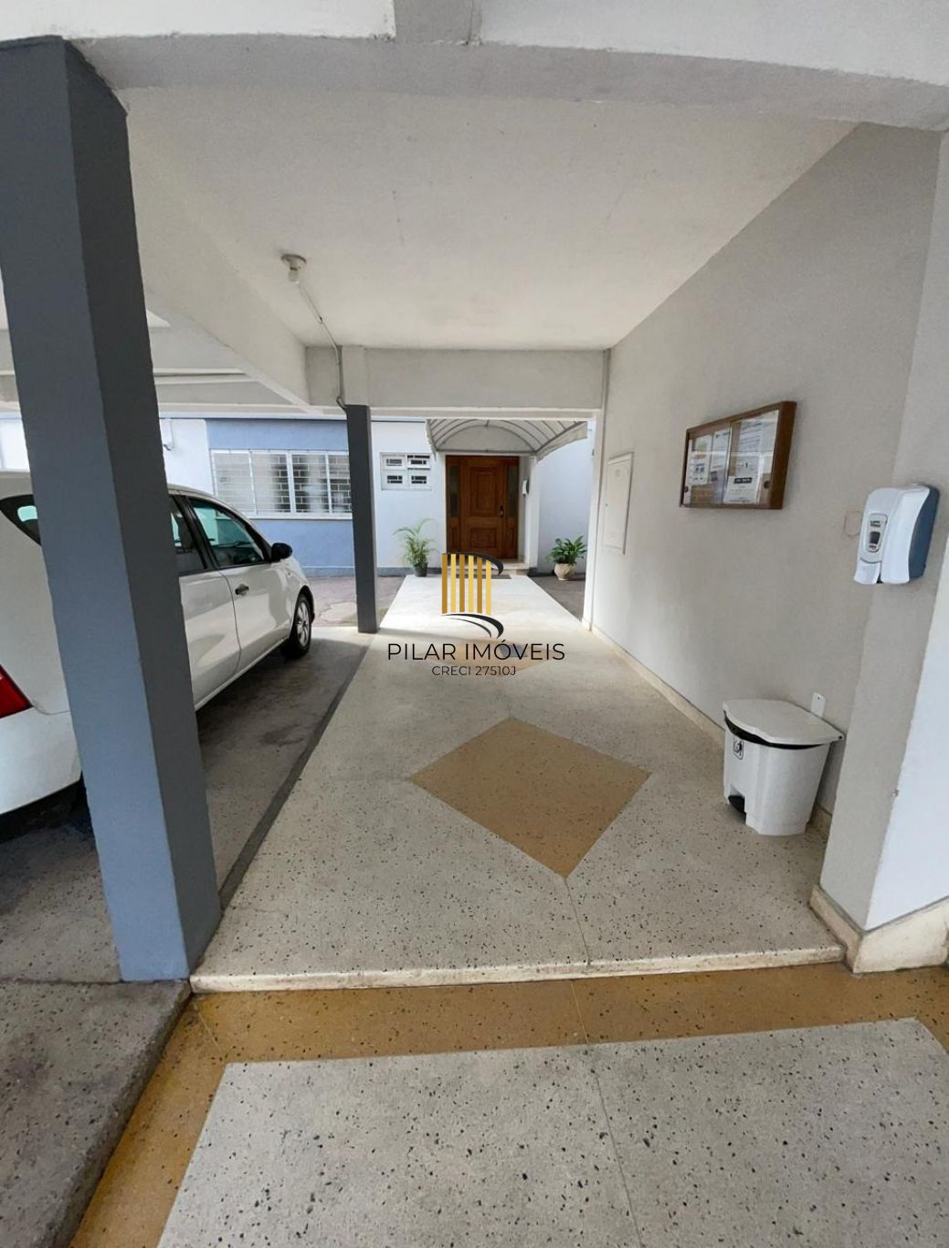 Apartamento à venda com 2 dormitórios no Bairro Cristo Redentor