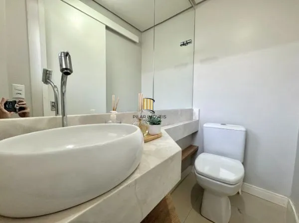Casa em condomínio com 3 quartos e 2 vagas de garagem em Canoas.
