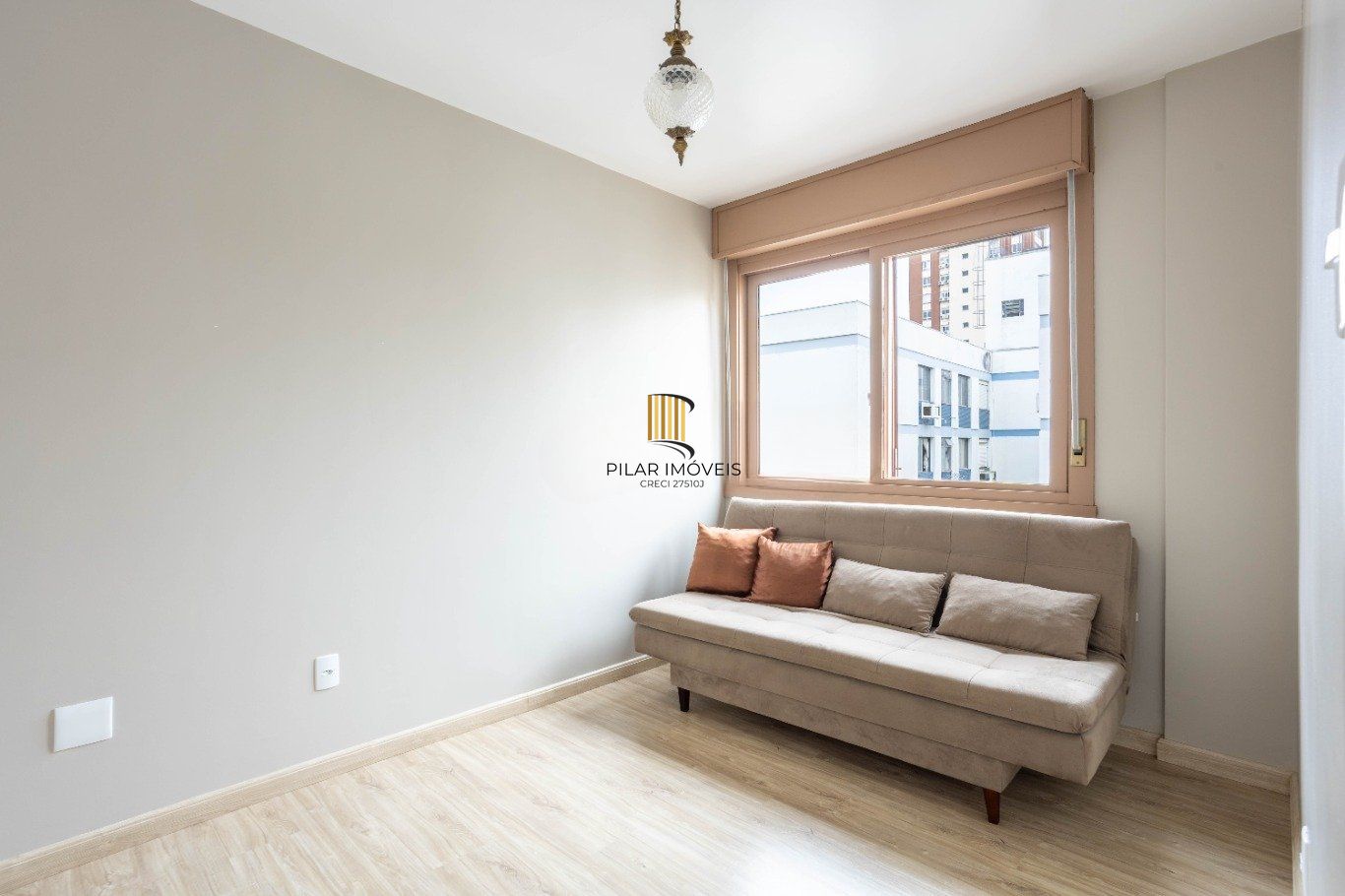 Apartamento de 72 metros privativos com 2 dormitórios no bairro Petrópolis