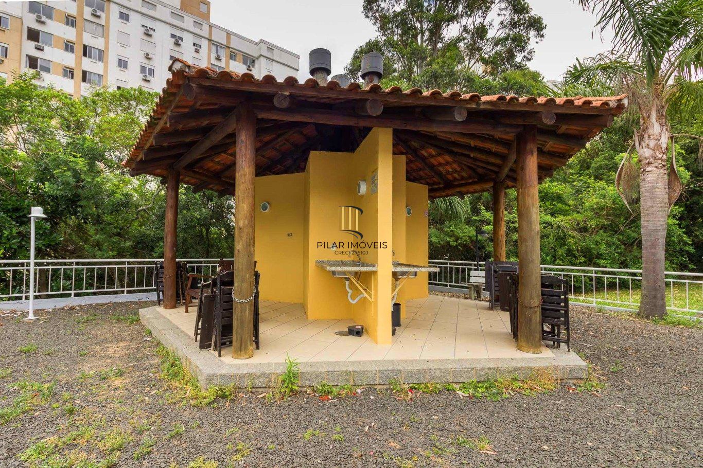 Apartamento 2 Dormitórios com Suíte, elevador e 2 Vagas no Alto Petrópolis