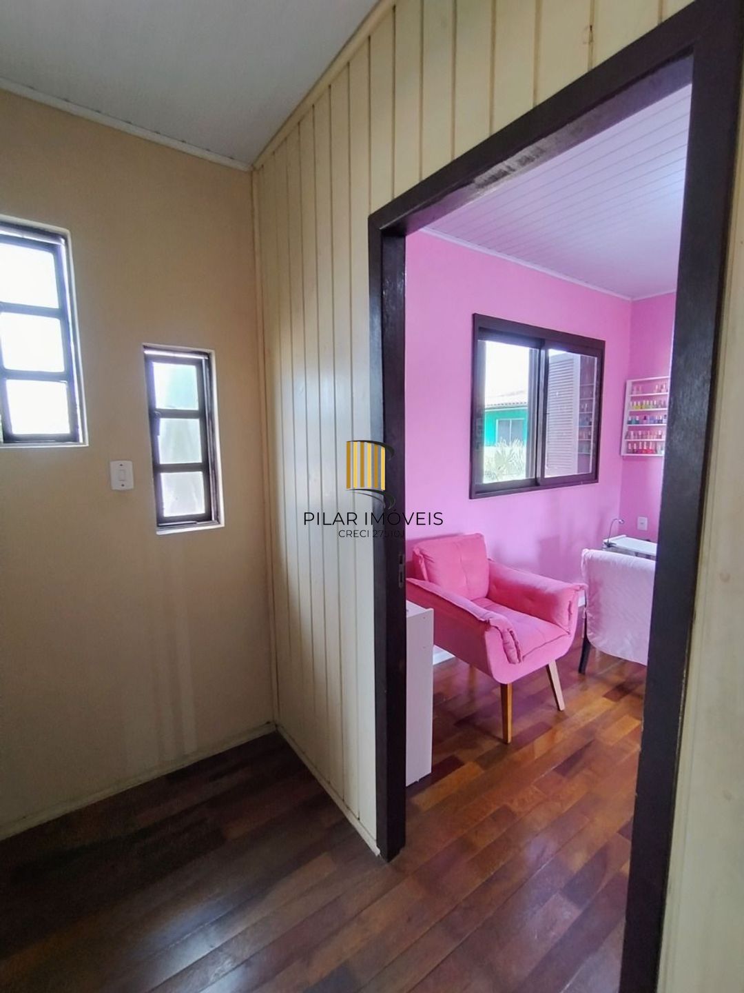 Casa de 4 dormitórios e 4 vagas de garagem em Canoas.
