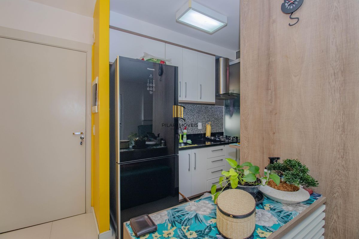 Apartamento com 67m², 3 dormitórios com vaga de garagem no bairro Morro Santana