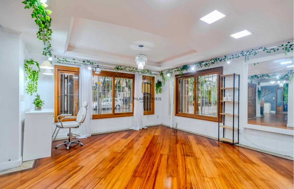 Casa com pátio 4 dormitórios 4 vagas Residencial ou Com. Partenon Porto Alegre