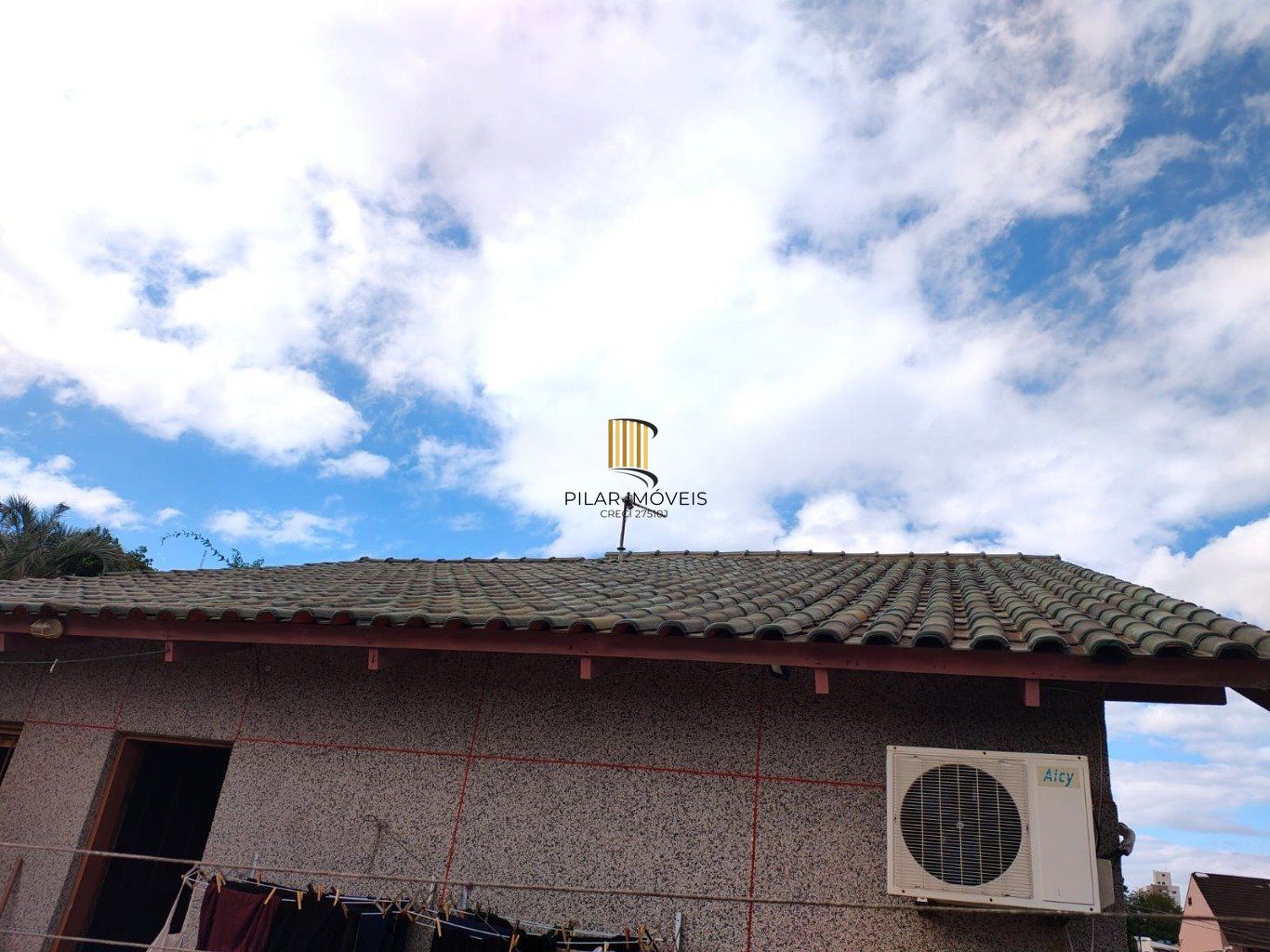 Casa com 3 Quartos, 3 Banheiros, 2 vagas No Bairro Nonoai.