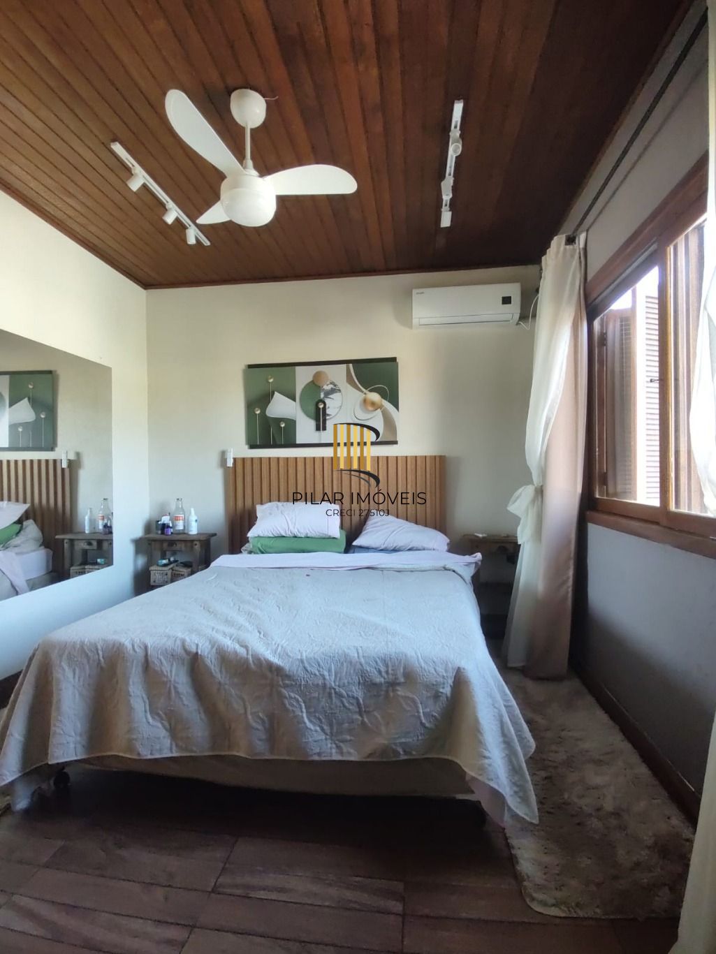 Casa de 3 dormitórios e 2 vagas de garagem em Cachoerinha.