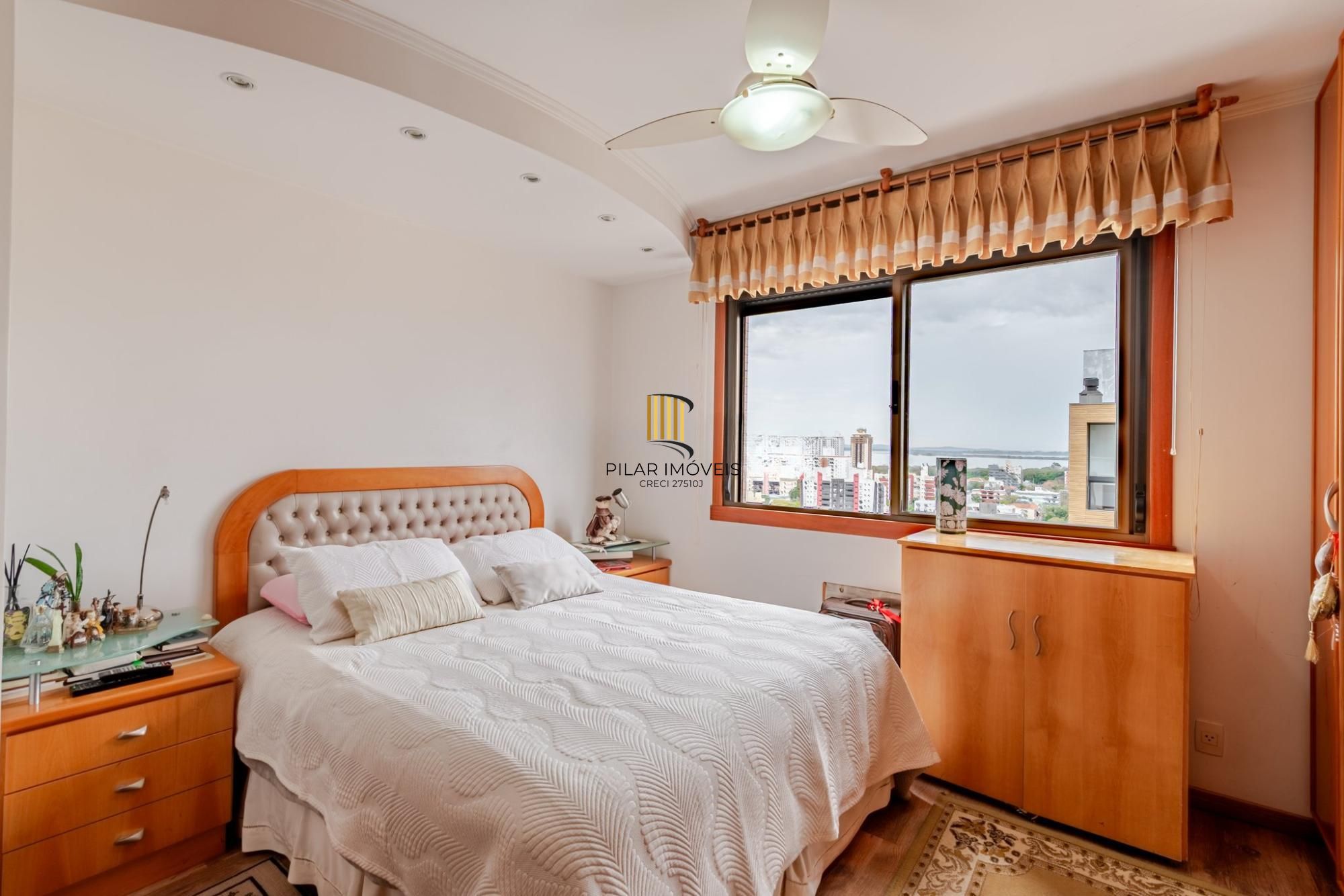 Apartamento 3 Dorm, 2 vagas e Elevador, com Vista para o Guaíba e vaga Dupla.