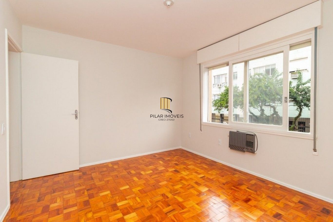 Apartamento de 2 dormitórios com 1 vaga de garagem no Bairro Santana