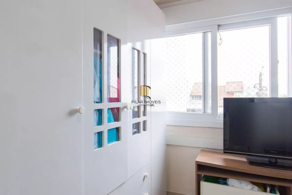 Casa de 3 dormitórios e 2 vagas de garagem em Canoas.