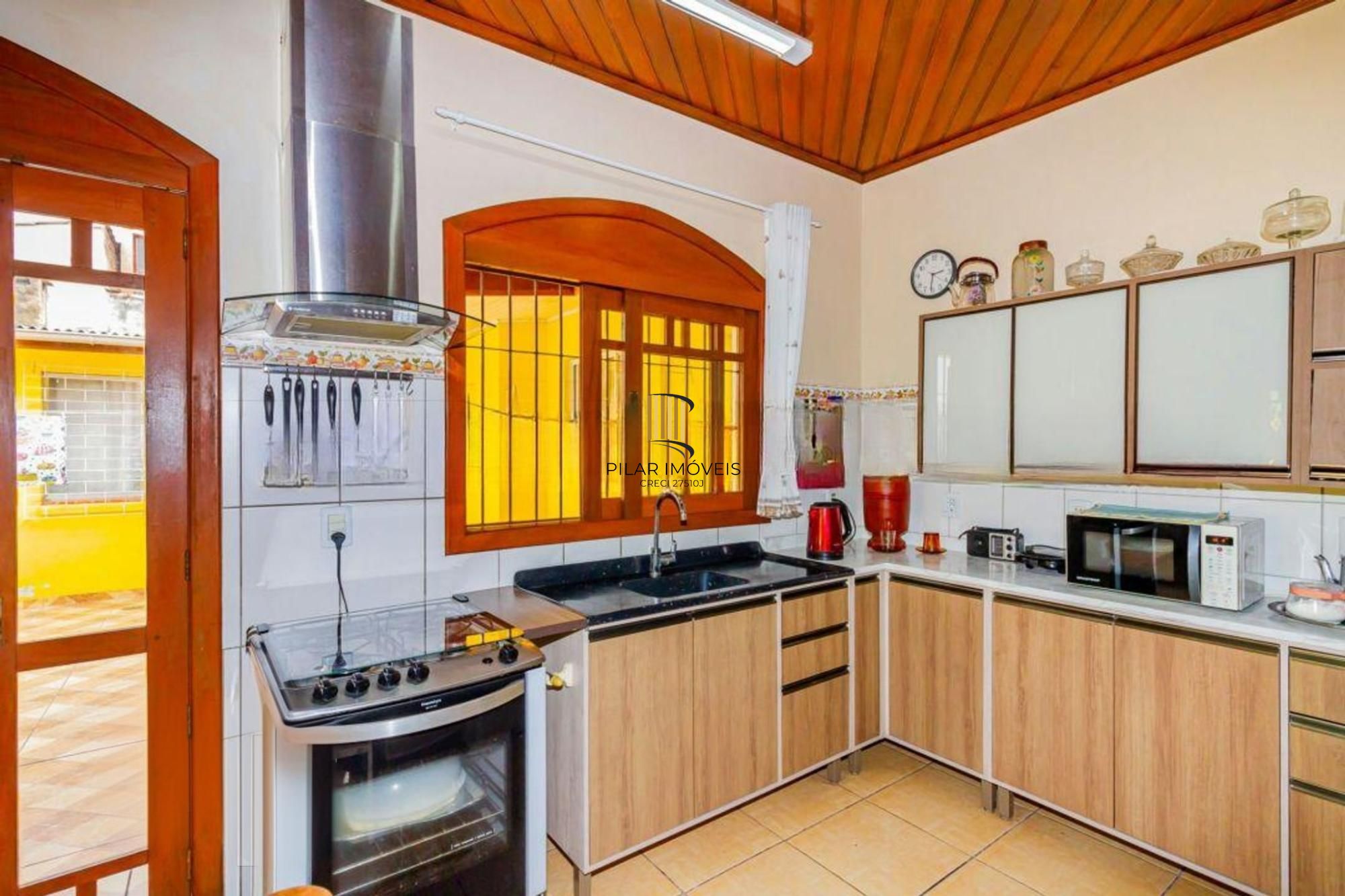 Casa com 5 dormitórios no Bairro Sarandí