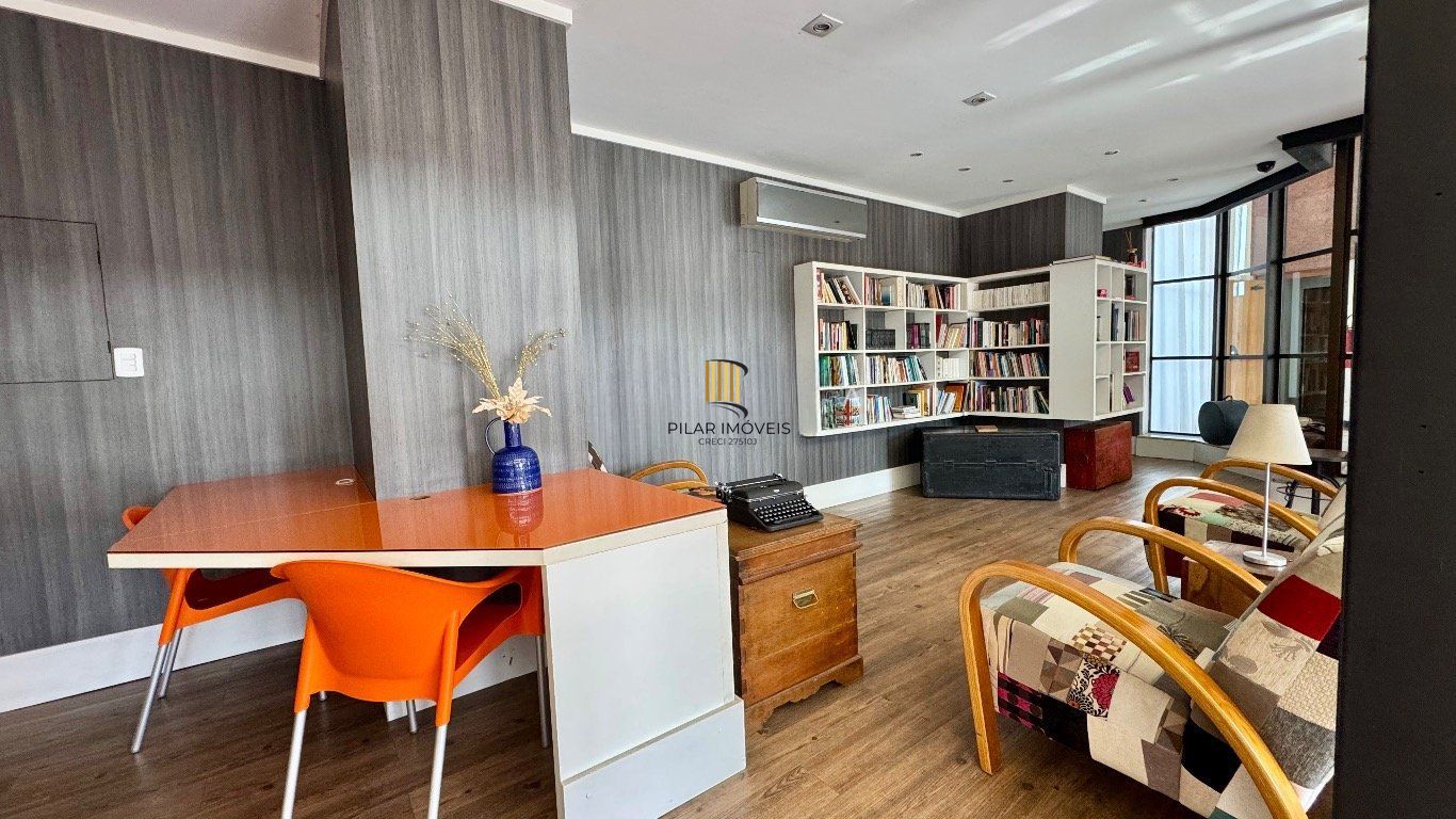 Apartamento de 1 quarto, sacada, 1 vaga, elevador no bairro Independência