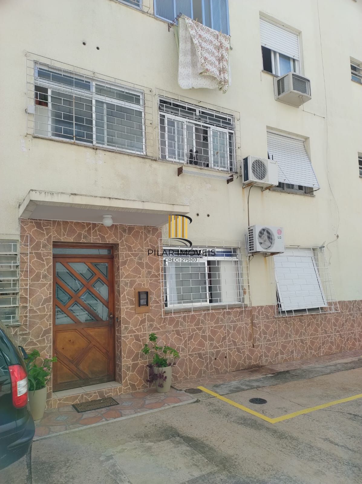 Apartamento com 2 quartos e 58m² à venda em Passo da Areia, Porto Alegre.