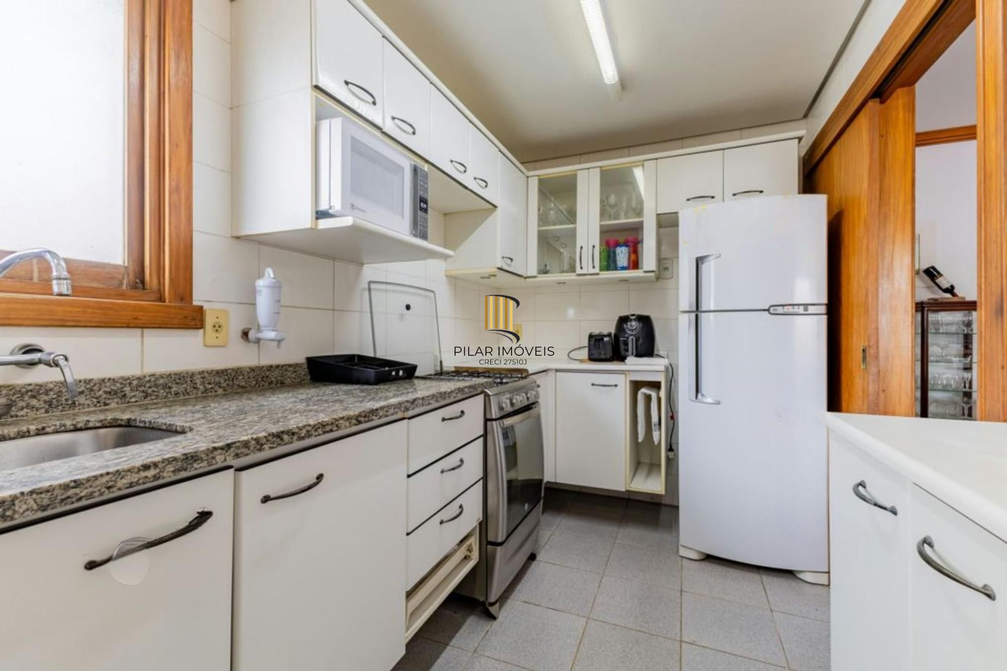 Apartamento com 3 quartos, 1 suíte, 3 vagas e elevador no Bairro São João.