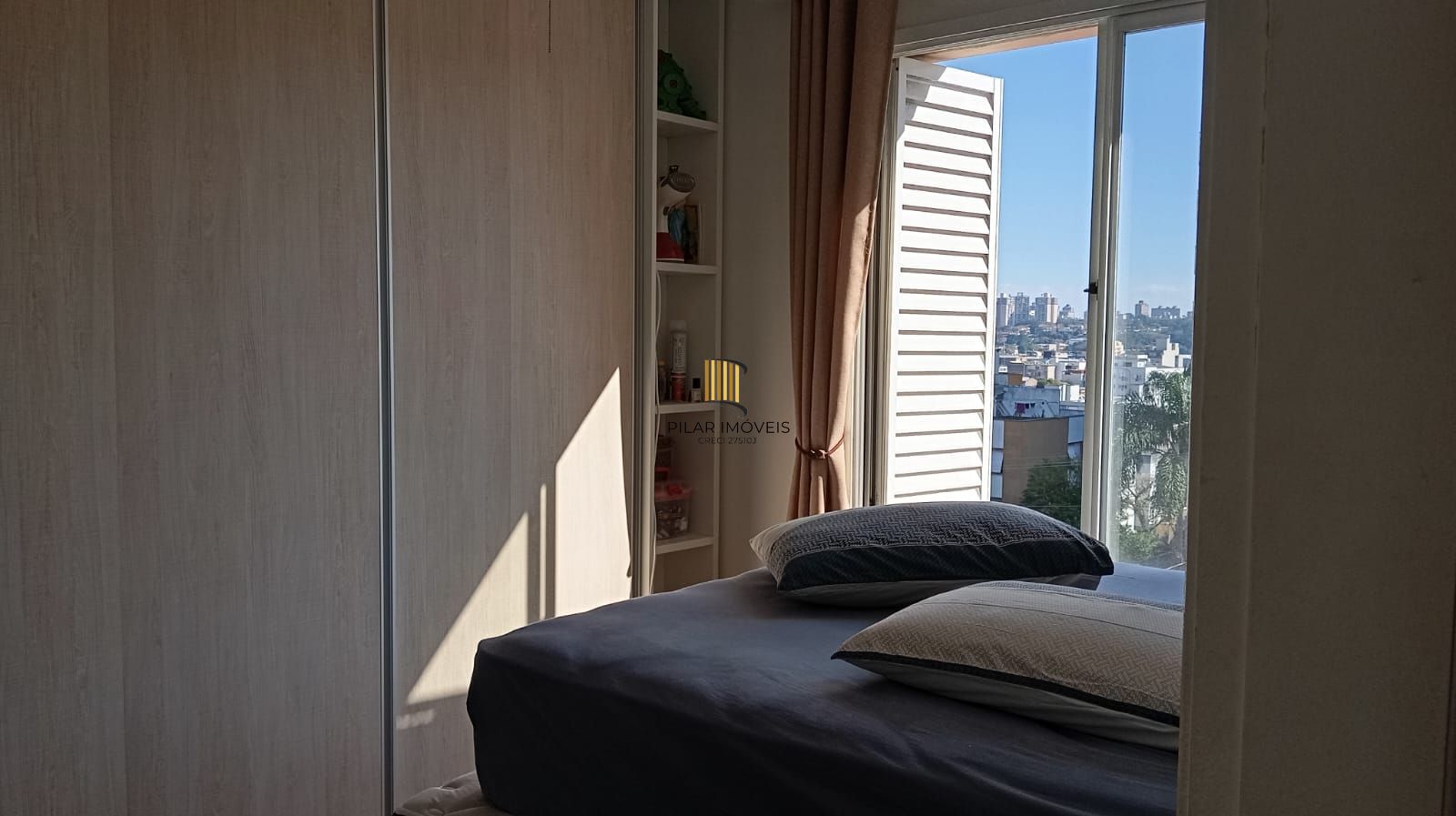 Apartamento térreo com 3 dormitórios e 2 vagas no Bairro Cristo Redentor