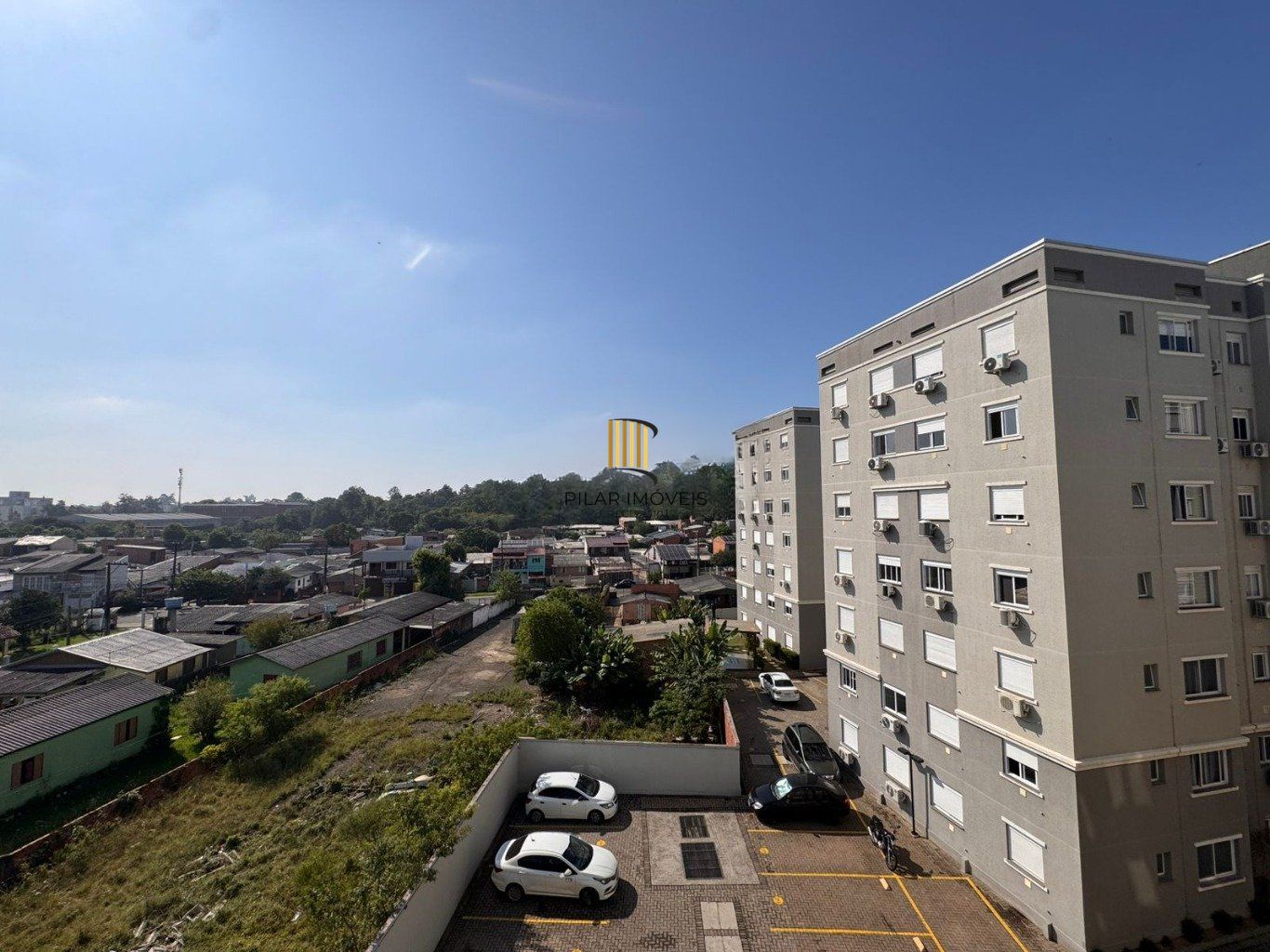 Apartamento de 2 dormitórios, elevador e 1 vaga de garagem em Canoas.