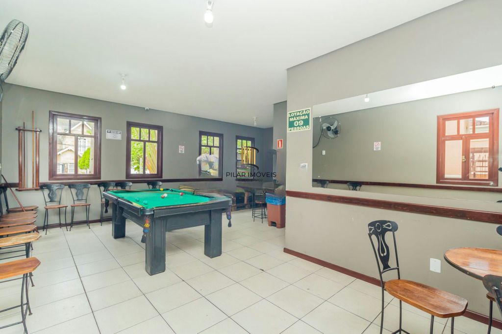 Casa com 4 dormitórios, 1 suíte, 260 m² privativos, 3 vagas no Ecoville.