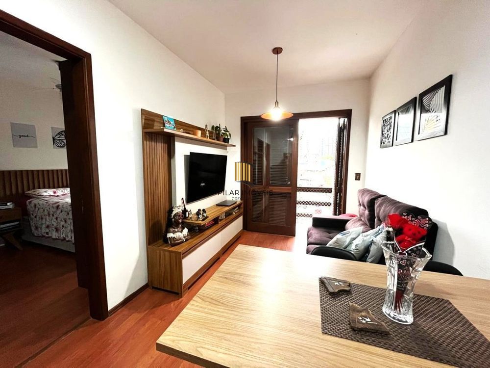 Apartamento com 1 Suite, sacada e 1 vaga de garagem no bairro Cidade Baixa