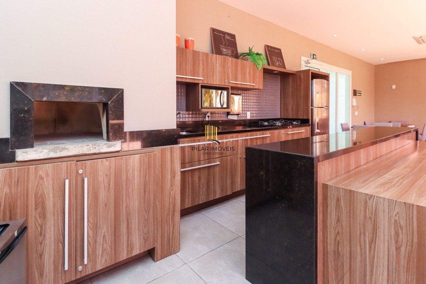 Apartamento de 3 dormitórios e 1 vaga de garagem no bairro Azenha/Porto Alegre.