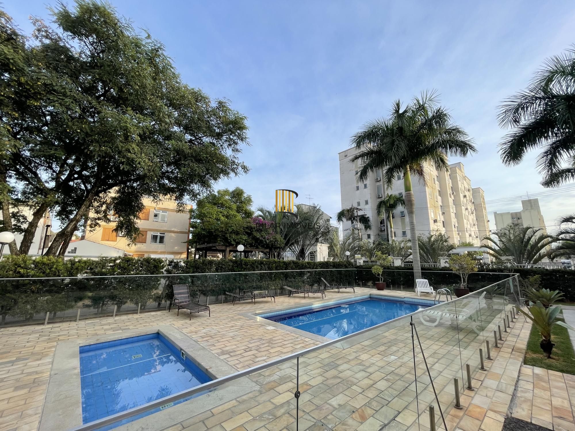 Apartamento mobiliado com 2 dormitórios e 1 vaga de garagem na Rua Sadi Castro.
