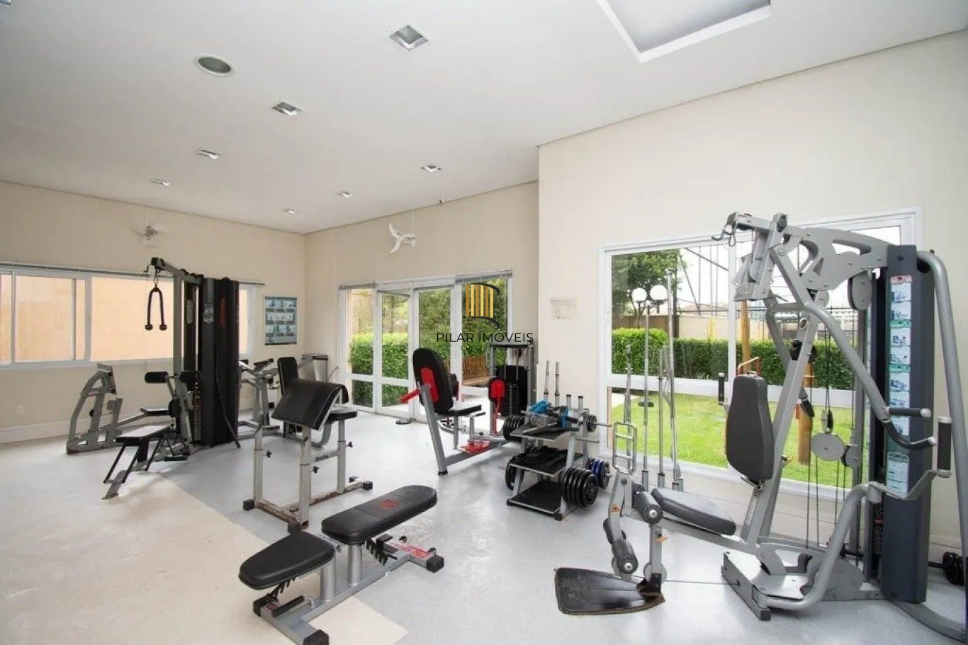Apartamento de 2 dormitórios, 1 suíte, 2 vagas e 94m² no Jardim Europa.