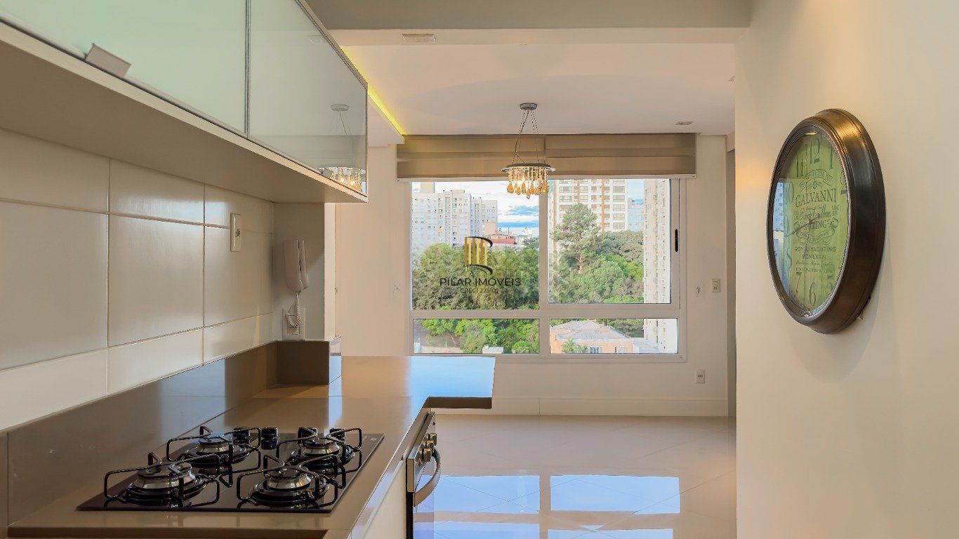Apartamento com 3 quartos (1 suíte) e 2 vagas no Bairro Passo da Areia.