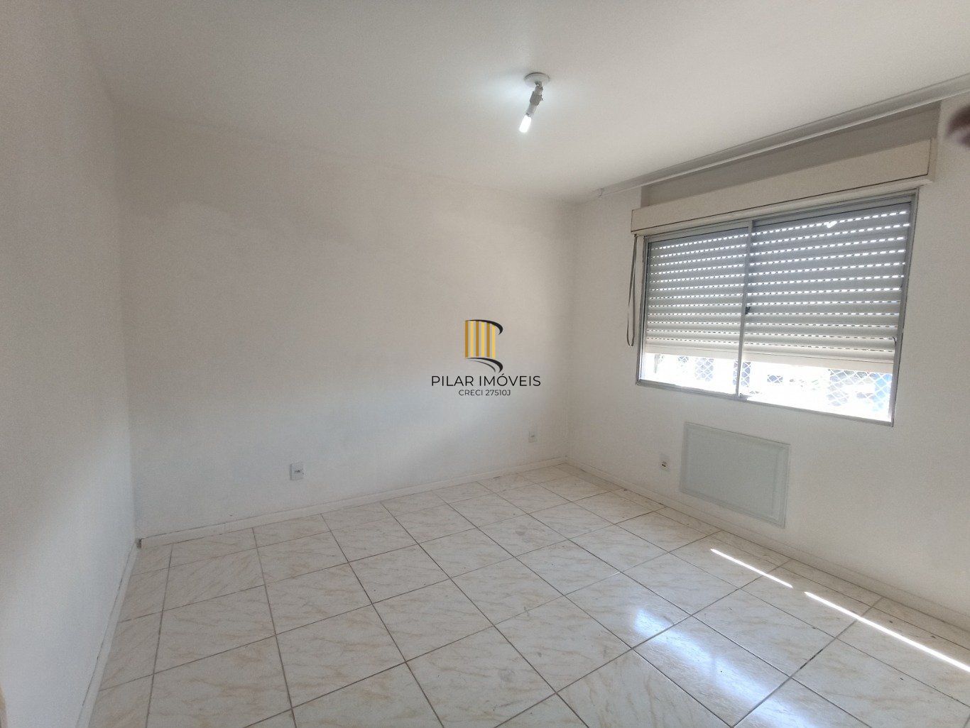 Apartamento com 2 dormitórios, 1vaga de garagem e elevador no centro de Canoas.