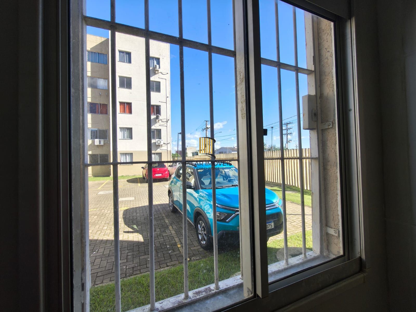 Apartamento Térreo, 2 quartos, vaga, piscina e portaria 24hr no bairro Sarandi.