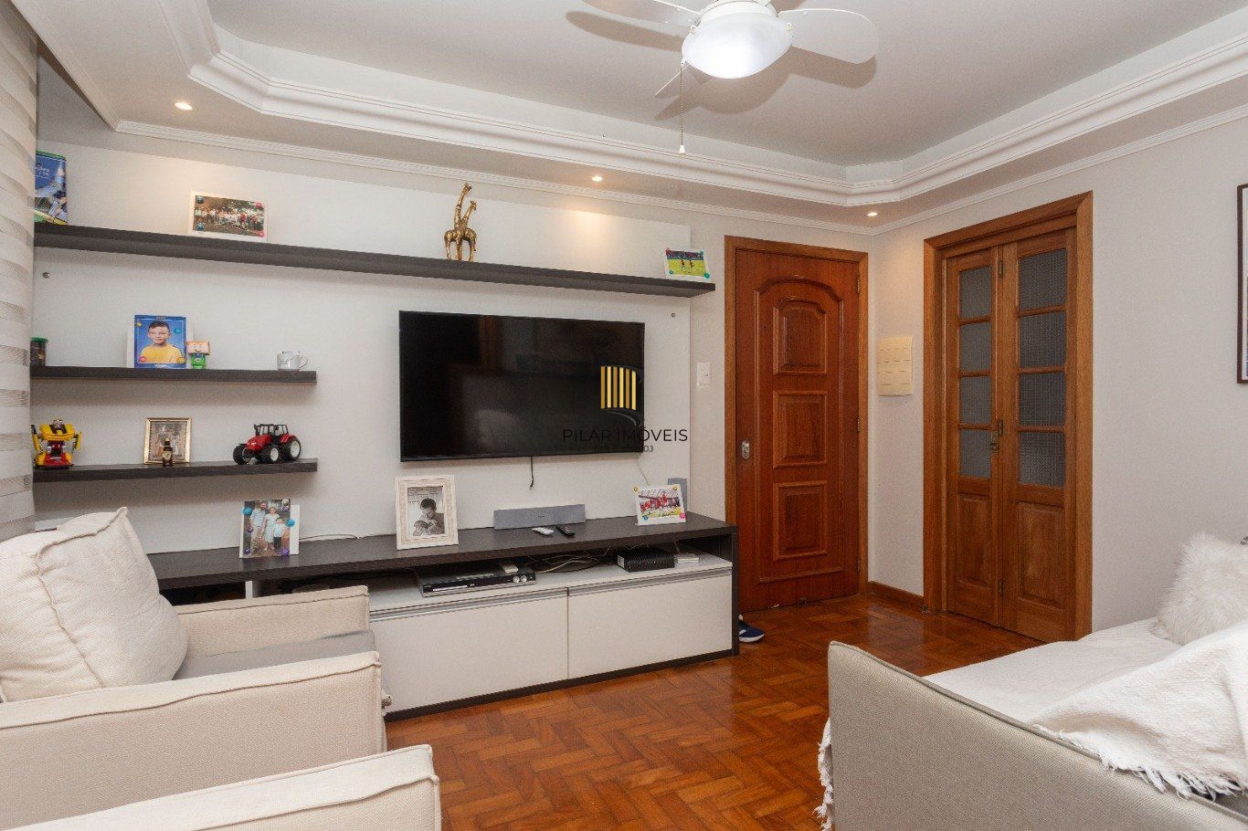 Apartamento com 3 quartos e 1 vaga à venda em Rio Branco, Porto Alegre. - Pilar Imóveis