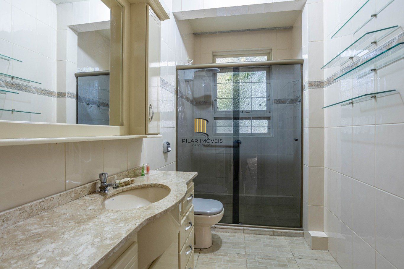 Apartamento com 2 dormitórios no Bairro Menino Deus